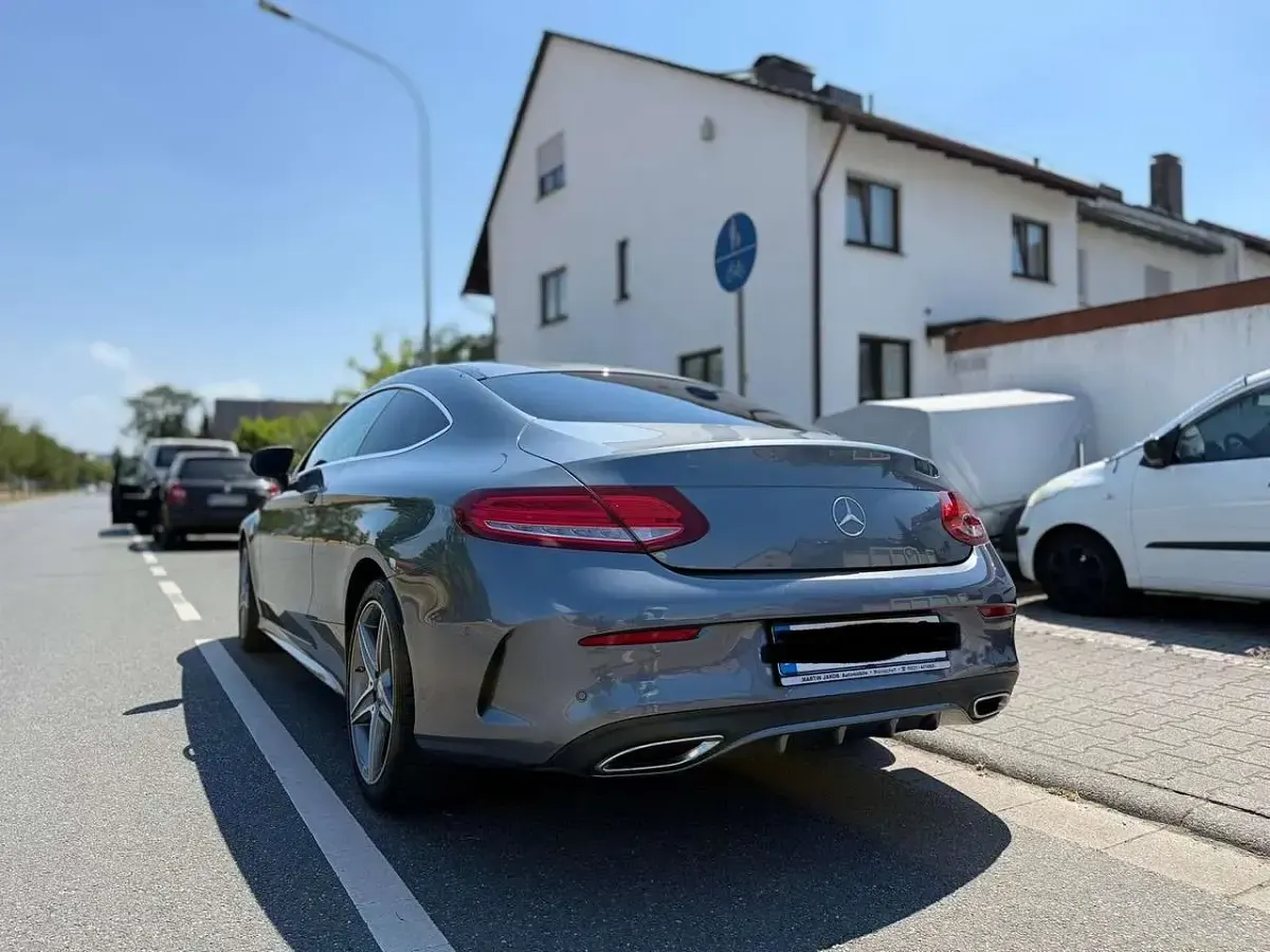 Gebraucht Mercedes C250 AMG line 204 PS (150 kW) 2016 Grau Coupé