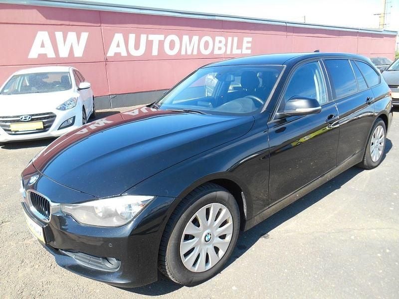 Schwarz Gebraucht 2015 BMW 318 Kombi | 6.550 € (Guter Preis) - Bild 1/4