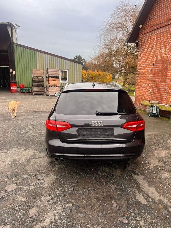 Gebraucht Audi A4 177 PS (130 kW) 2015 Grau Kombi