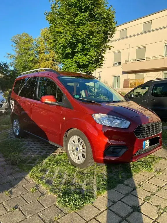 Gebraucht Ford Tourneo Courier Titanium 101 PS (74 kW) 2020 Rot Van / Kleinbus