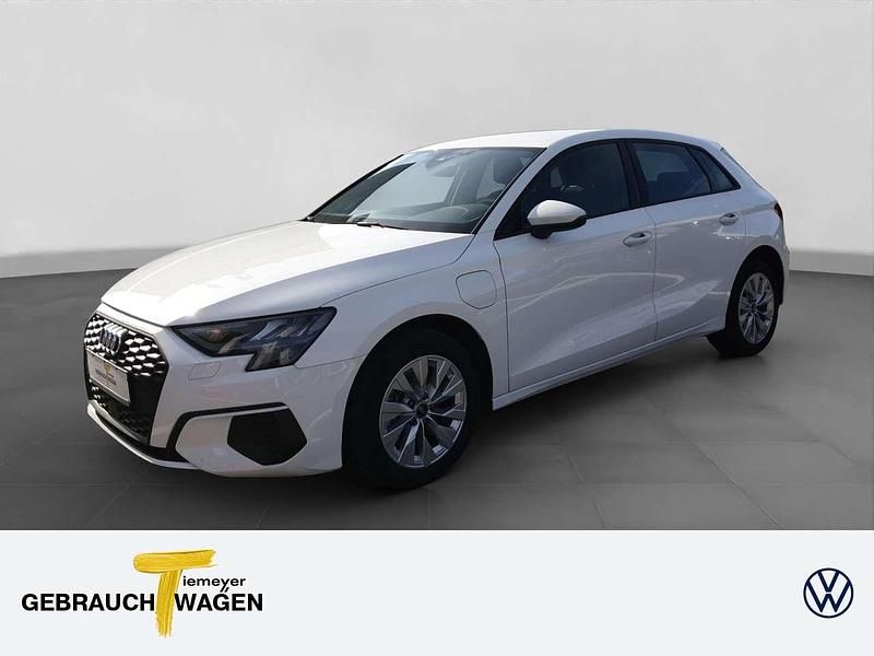Ibisweiß Gebraucht 2023 Audi A3 e-tron Kleinwagen | 25.440 € (Fairer Preis) - Bild 1/4