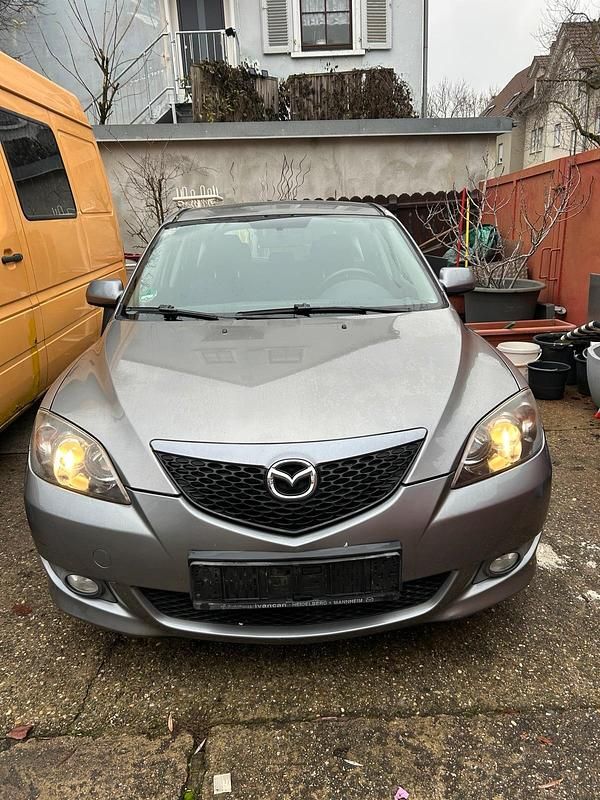 Grau Gebraucht 2006 Mazda 3 Kleinwagen | 1.500 € (Superpreis) - Bild 1/4