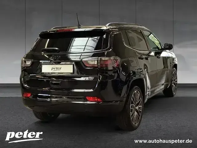 Gebraucht Jeep Compass Summit 131 PS (96 kW) 2025 Solid black SUV
