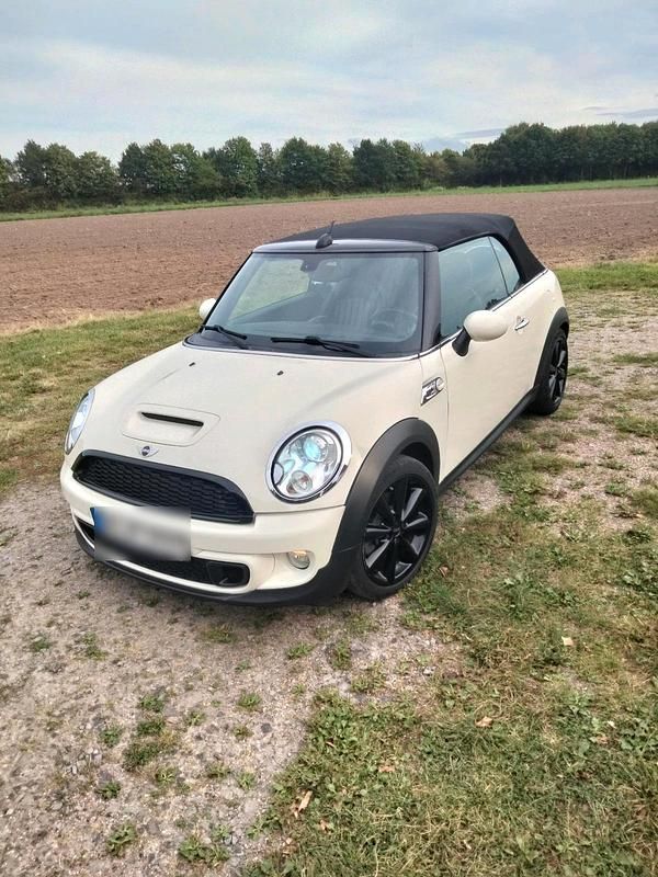 Weiß Gebraucht 2011 Mini Cooper S Cabriolet Cabrio | 9.980 € (Fairer Preis) - Bild 1/4