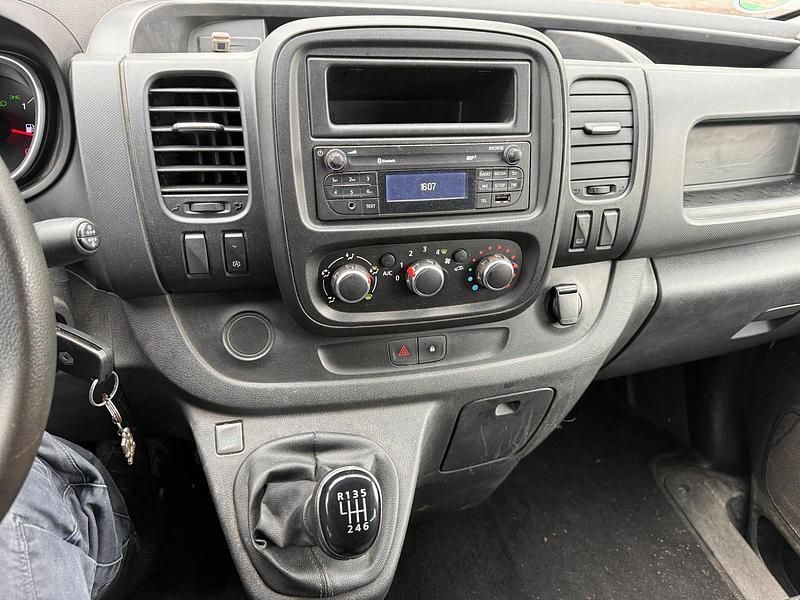 Gebraucht Renault Traffic 147 PS (108 kW) 2020 Weiß Van / Kleinbus