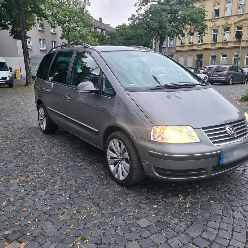 Grau Gebraucht 2006 VW Sharan Van / Kleinbus | 6.000 € (Teuer) - Bild 1/4