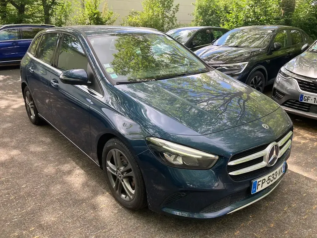 Gebraucht Mercedes B200 150 PS (110 kW) 2020 Blau Kleinwagen