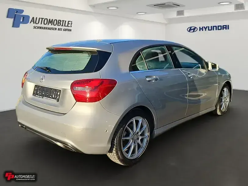 Gebraucht Mercedes A200 Urban 156 PS (114 kW) 2015 Silber Kleinwagen