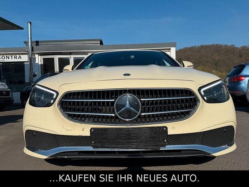 Gebraucht Mercedes E200 160 PS (117 kW) 2022 Schwarz Limousine