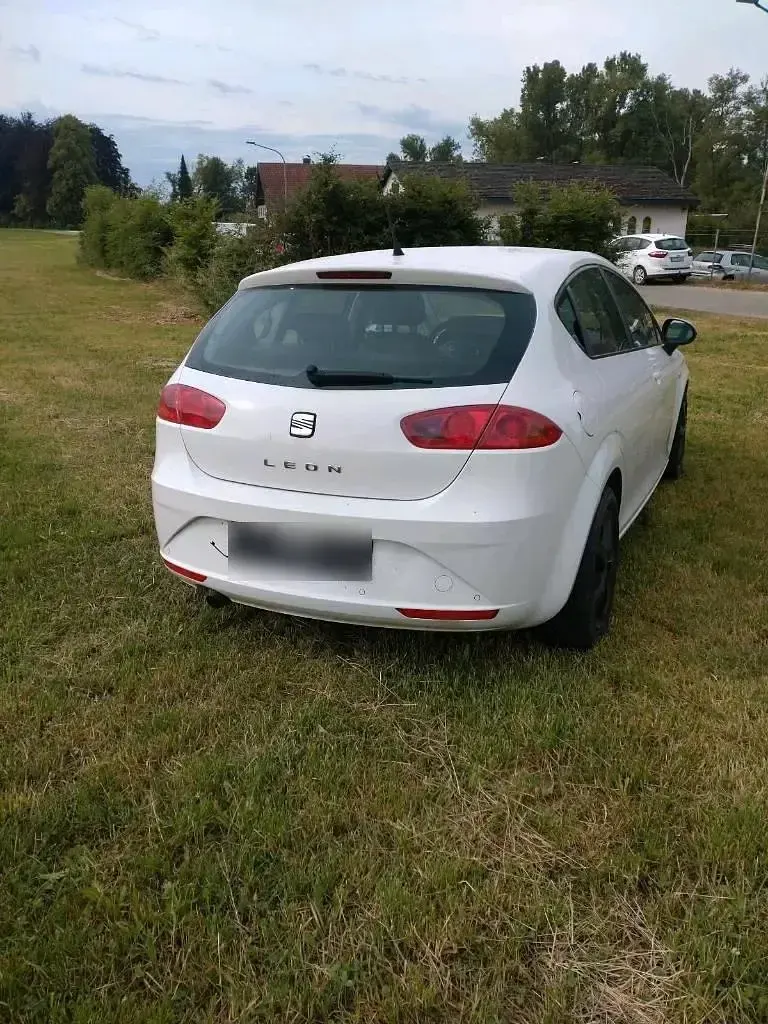 Gebraucht Seat Leon 105 PS (77 kW) 2011 Weiß Kleinwagen