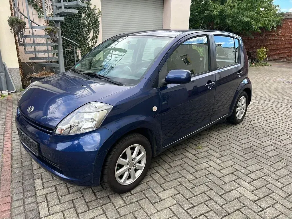 Gebraucht Daihatsu Sirion 87 PS (63 kW) 2005 Blau Kleinwagen