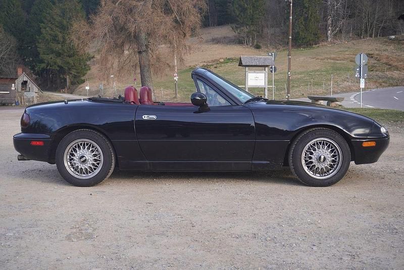 Gebraucht Mazda MX5 Edition 116 PS (85 kW) 1993 Schwarz Cabrio