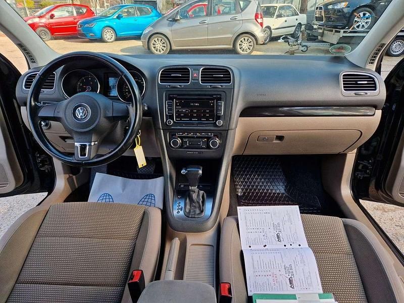 Gebraucht VW Golf Comfortline 102 PS (75 kW) 2009 Deep black perleffekt Limousine