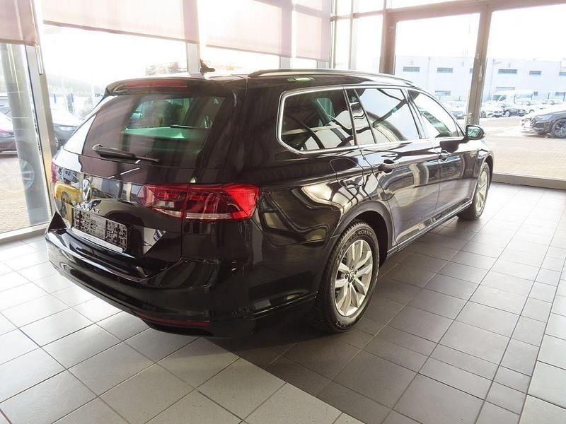 Gebraucht VW Passat Business 150 PS (110 kW) 2023 Schwarz Kombi