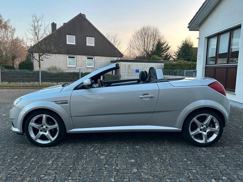 Gebraucht Opel Tigra 90 PS (66 kW) 2005 Silber Cabrio