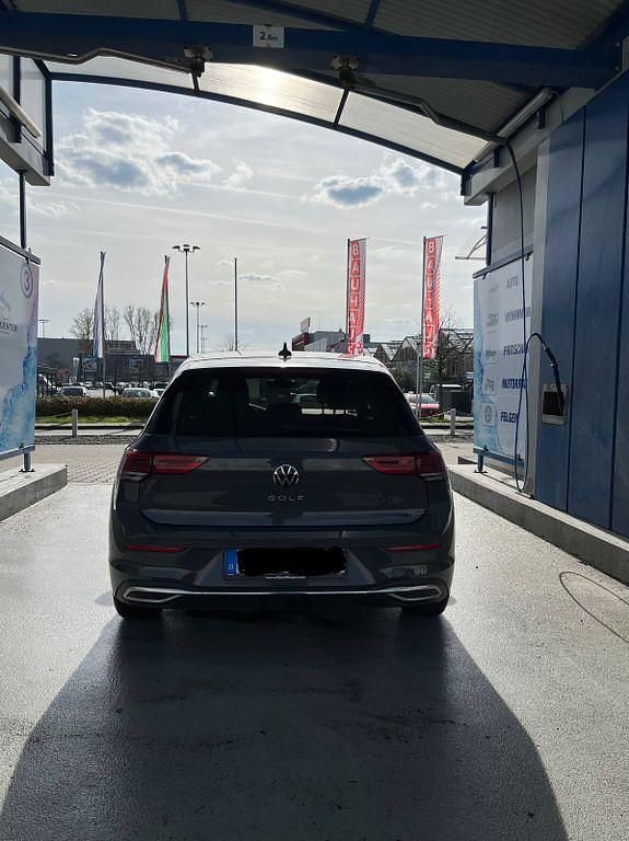 Gebraucht VW Golf VII Active 150 PS (110 kW) 2021 Grau Kleinwagen