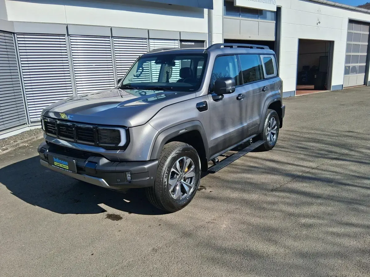 Neu Baic BJ40 234 PS (172 kW) 2026 Grau SUV