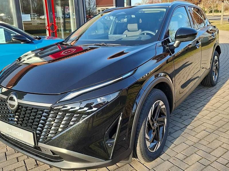 Gebraucht Nissan Qashqai N-Connecta 205 PS (150 kW) 2025 Pearl black SUV
