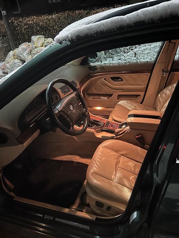 Gebraucht BMW 528 Basis 197 PS (144 kW) 1997 Grün Kombi