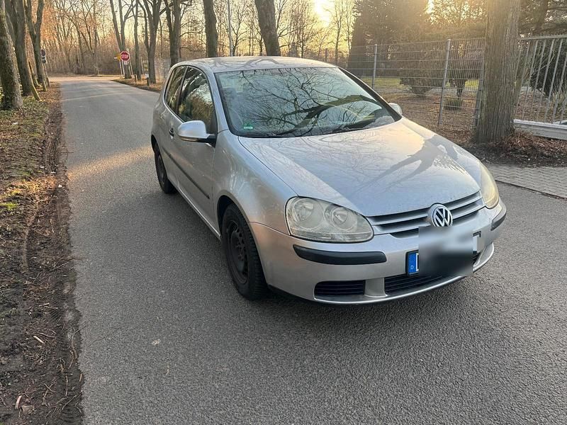 Gebraucht VW Golf 102 PS (75 kW) 2005 Silber Coupé