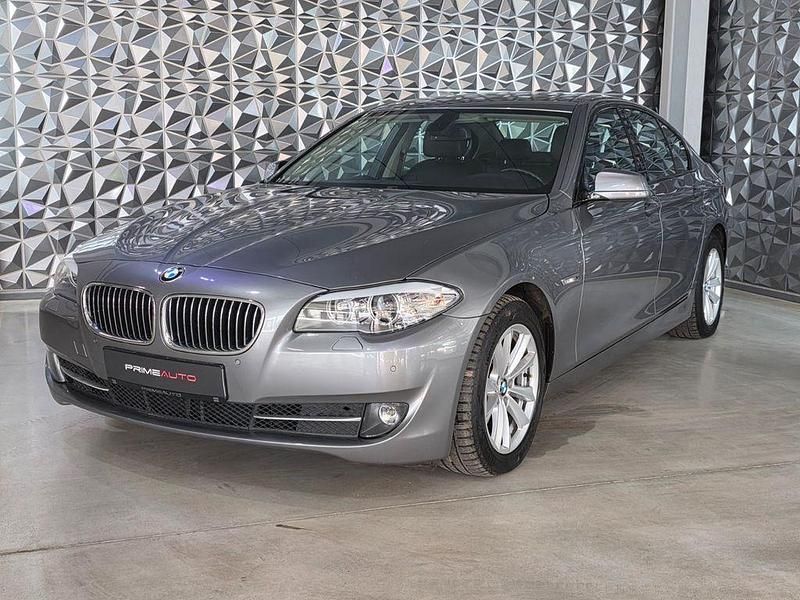 Grau Gebraucht 2010 BMW 523 Shadowline Limousine | 12.999 € (Fairer Preis) - Bild 1/4