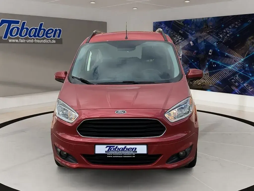 Gebraucht Ford Tourneo Courier Titanium 101 PS (74 kW) 2017 Rot Van / Kleinbus
