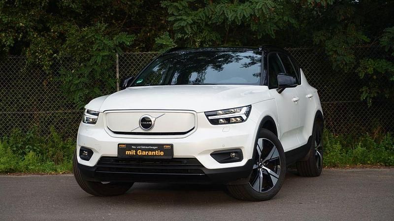 Weiß Gebraucht 2021 Volvo XC40 Plus SUV | 29.900 € (Superpreis) - Bild 1/4