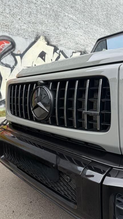Grau Gebraucht 2024 Mercedes G63 AMG AMG SUV | 179.000 € - Bild 1/4
