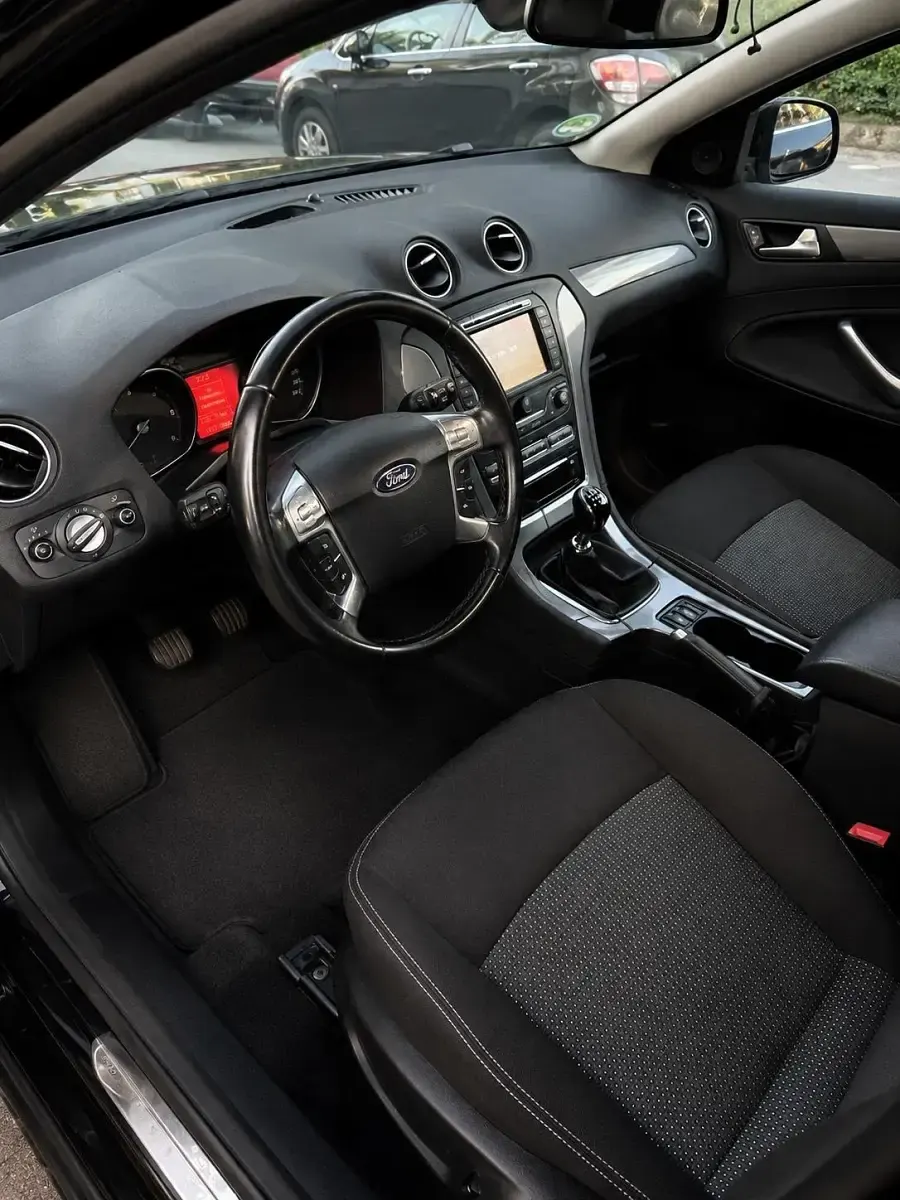 Gebraucht Ford Mondeo Titanium 140 PS (102 kW) 2012 Schwarz Kombi