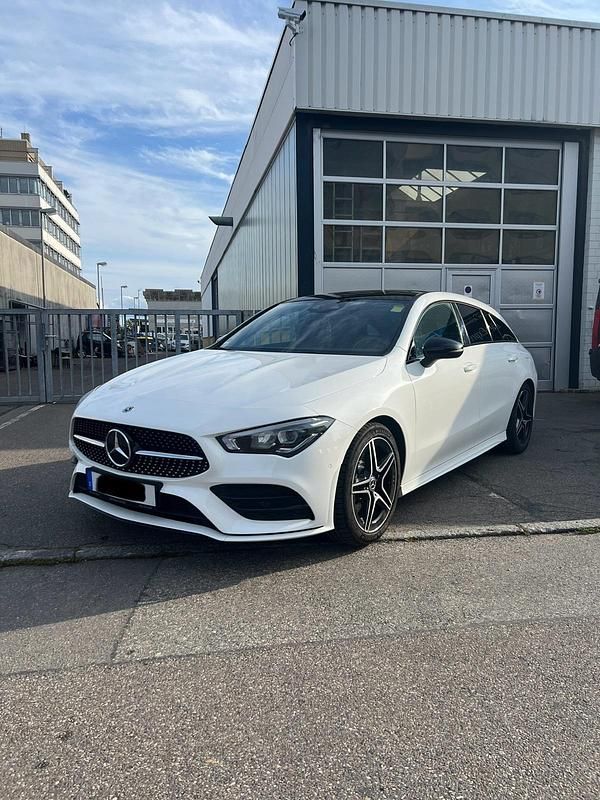 Weiß Gebraucht 2019 Mercedes CLA250 Limousine | 28.499 € (Guter Preis) - Bild 1/4