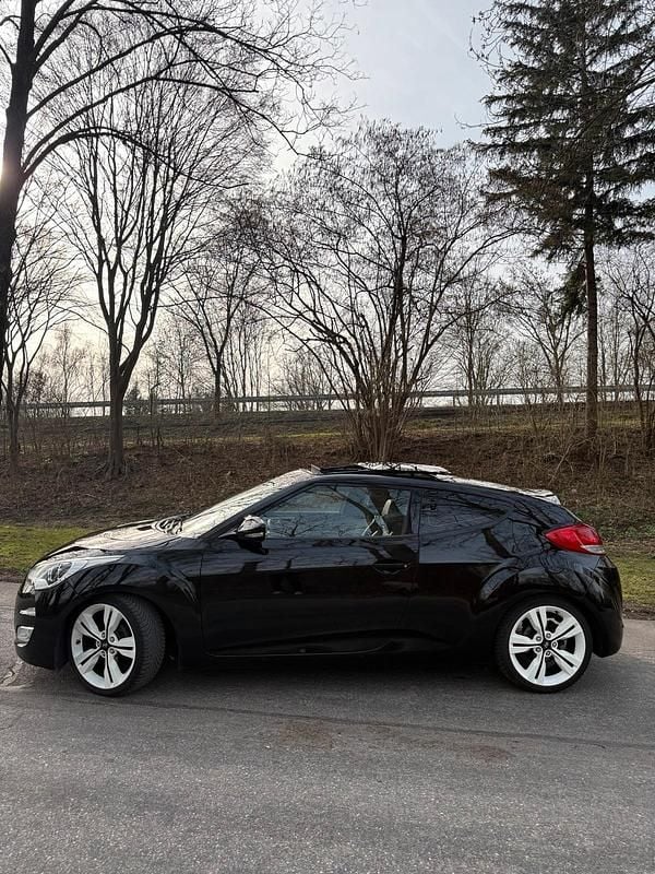 Gebraucht Hyundai Veloster 140 PS (102 kW) 2011 Schwarz Kleinwagen