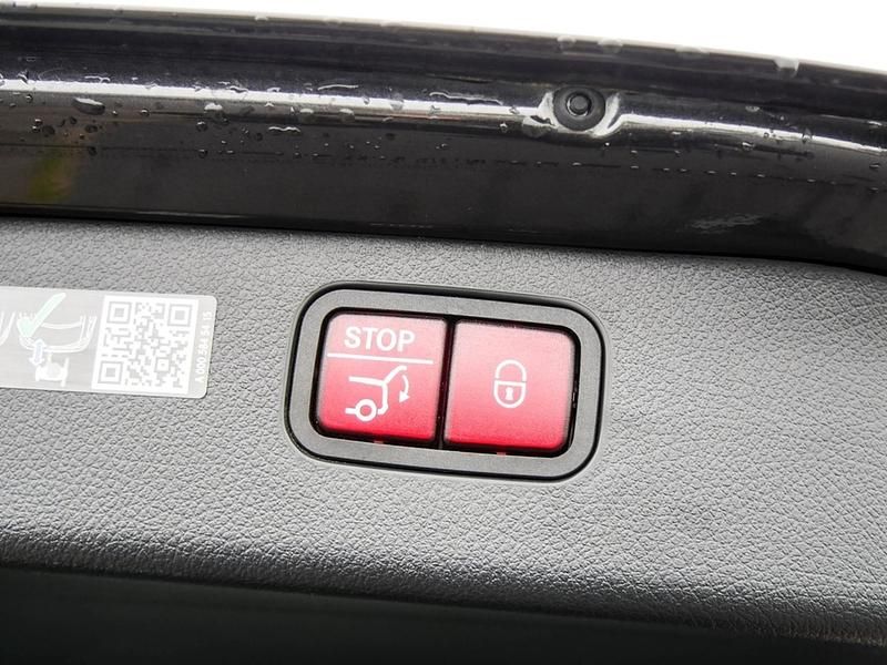 Gebraucht Mercedes C300e AMG 150 PS (110 kW) 2024 Szary Limousine