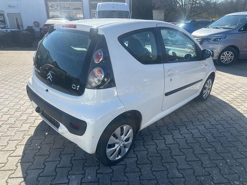Gebraucht Citroën C1 Style 68 PS (50 kW) 2011 Weiß Kleinwagen