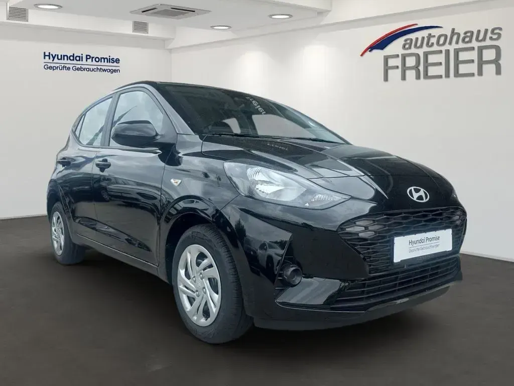 Neu Hyundai i10 Select 63 PS (46 kW) 2025 Phantom black / met Kleinwagen