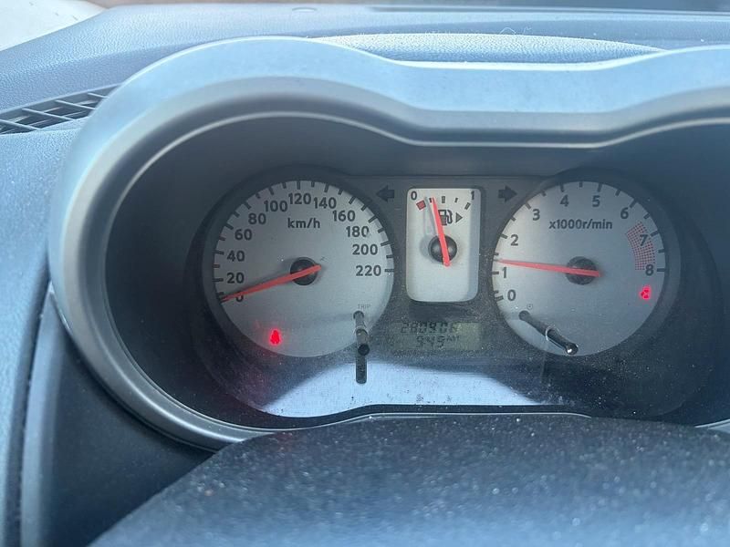 Second-hand Nissan Note 110 CP (80 kW) 2007 Gri Hatchback