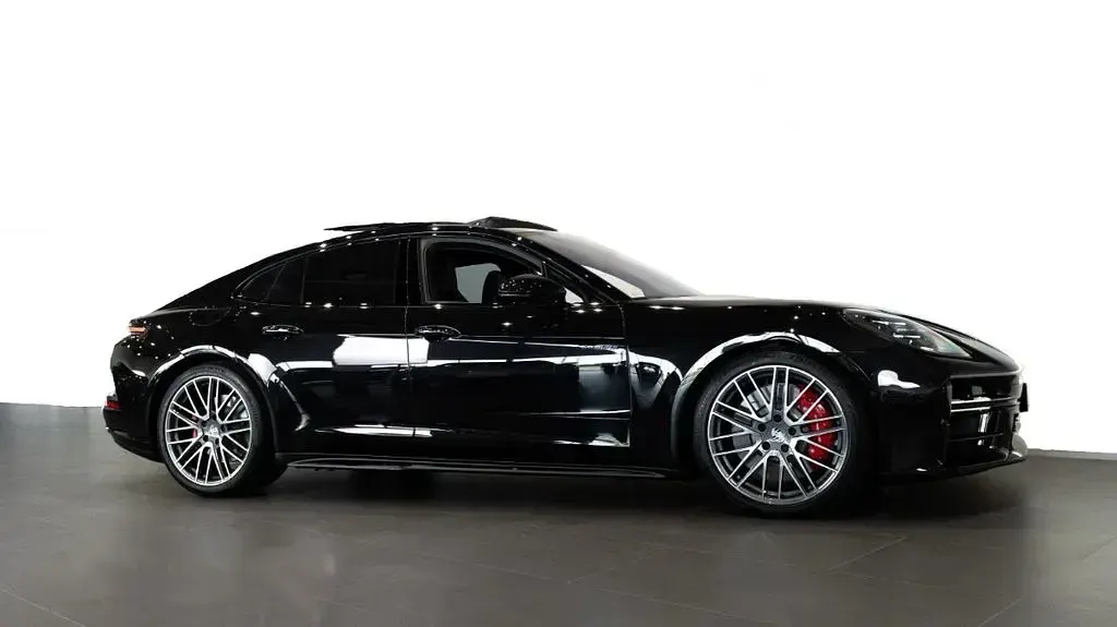 Gebraucht Porsche Panamera 4S E-Hybrid 544 PS (400 kW) 2025 Schwarz Kleinwagen