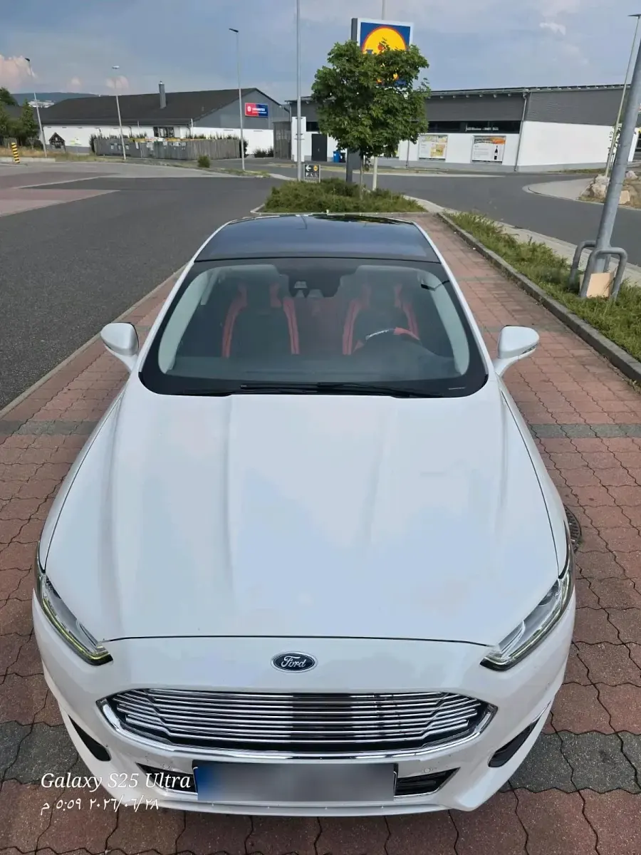 Gebraucht Ford Mondeo Titanium 160 PS (117 kW) 2015 Weiß Limousine