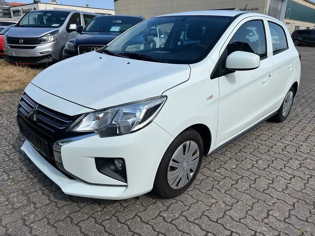 Gebraucht Mitsubishi Space Star Basis 71 PS (52 kW) 2020 Weiß Kleinwagen