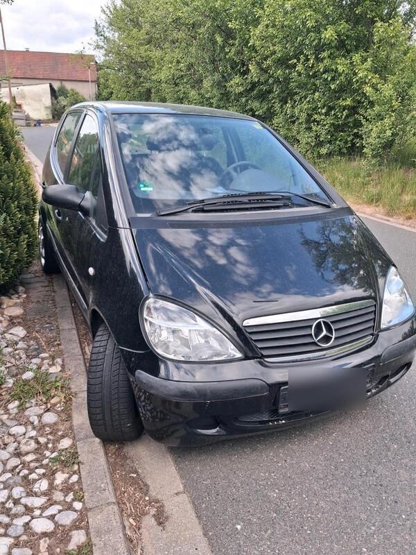 Schwarz Gebraucht 2001 Mercedes A200 Van / Kleinbus | 650 € - Bild 1/4