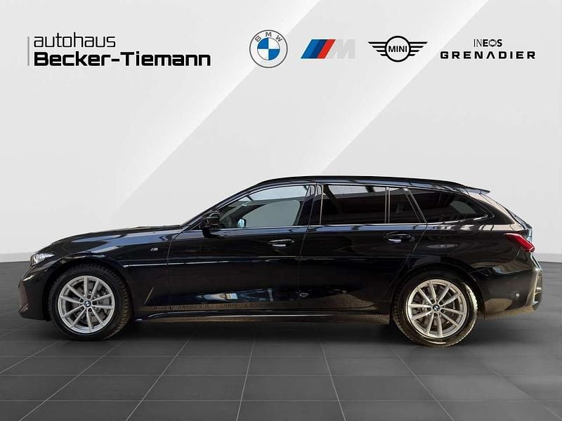 Gebraucht BMW 330 M Sport 286 PS (210 kW) 2025 Saphirschwarz Kombi