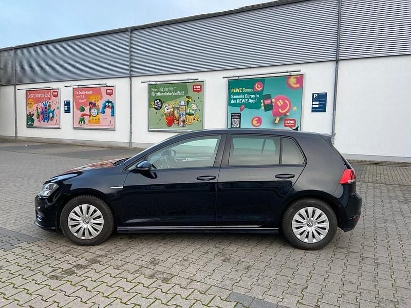 Gebraucht VW Golf VII Edition 122 PS (89 kW) 2014 Schwarz Limousine