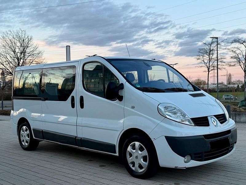 Gebraucht Renault Trafic 114 PS (83 kW) 2012 Weiß Van / Kleinbus