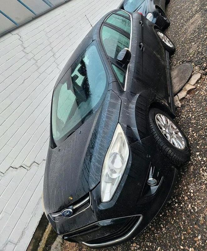 Gebraucht Ford C-MAX 95 PS (69 kW) 2012 Schwarz Van / Kleinbus