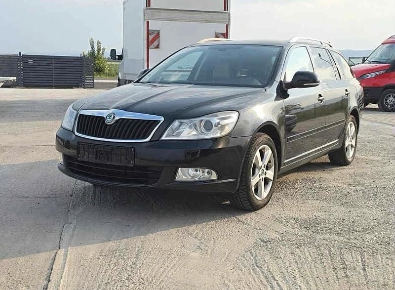 Second-hand Skoda Octavia 105 CP (77 kW) 2015 Negru Hatchback