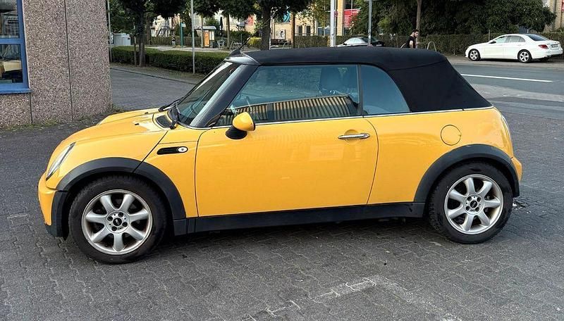Second-hand Mini Cooper Cabriolet 116 CP (85 kW) 2008 Galben Cabrio