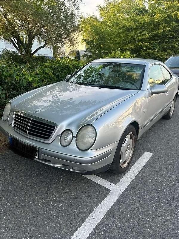 Silber Gebraucht 1998 Mercedes CLK320 Elegance Coupé | 2.300 € (Superpreis) - Bild 1/4