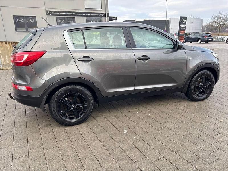 Gebraucht Kia Sportage Vision 116 PS (85 kW) 2011 Silber SUV