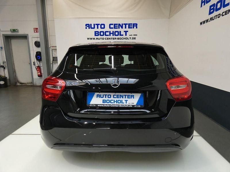 Gebraucht Mercedes A180 Style 122 PS (89 kW) 2017 Schwarz Limousine