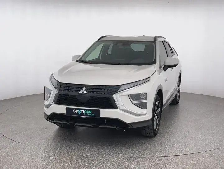 Weiß Gebraucht 2023 Mitsubishi Eclipse Cross Basis SUV | 22.470 € (Superpreis) - Bild 1/4