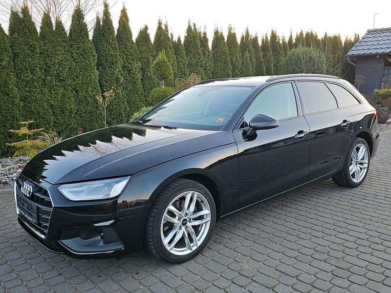 Gebraucht Audi A4 Basis 150 PS (110 kW) 2021 Schwarz Kombi